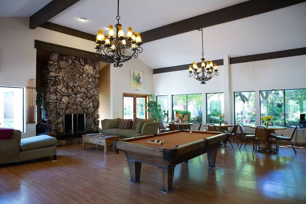 Ganze Wohnung, Tennis & Pickle ball courts, Golf, Hiking in Oak Creek, Oak Creek Canyon