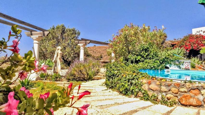 Casa rural para 3 personas, con piscina y jardín en Arico - 2