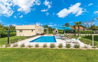 Gîte pour 6 personnes, avec piscine et terrasse, animaux acceptés à Bale (Croatie)