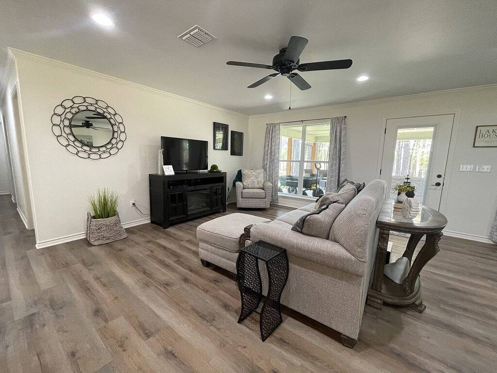 The Shores - Beautiful waterfront home on The Shores of Lake Sam Rayburn in Sam Rayburn Reservoir