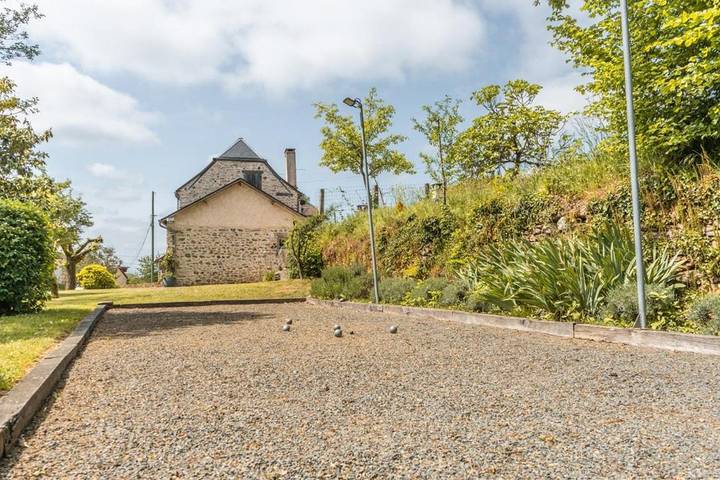 Location de vacances pour 7 personnes, avec terrasse et jardin à Génis - 3
