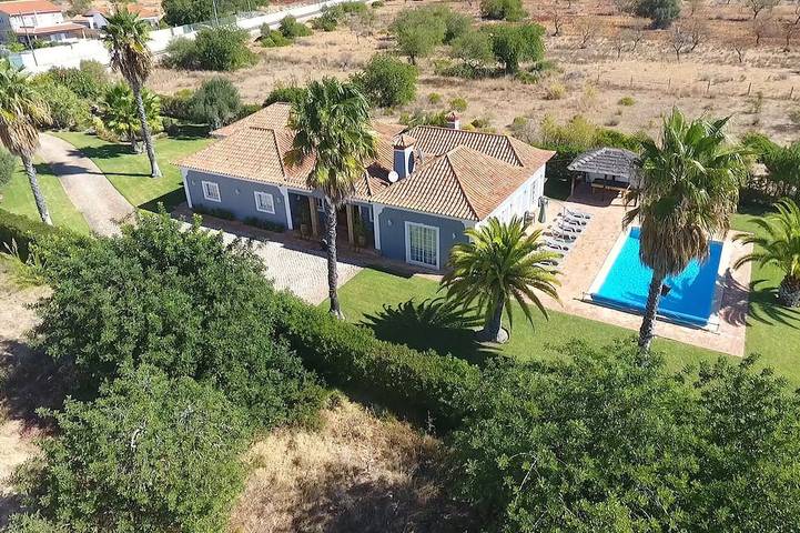Holiday rental for 10 people, with garden and hot tub in Almancil