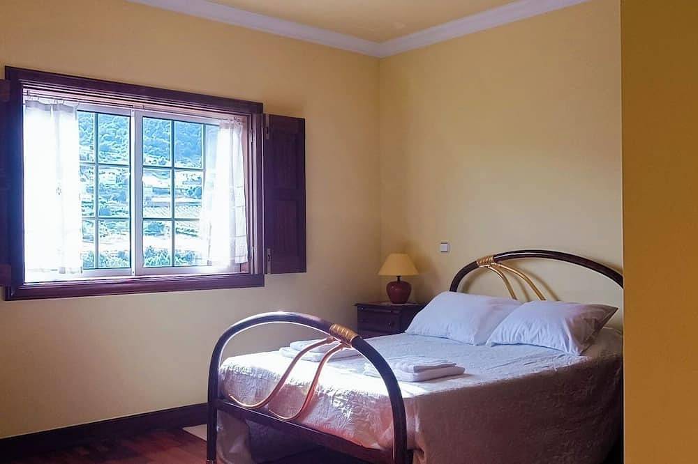 Cozy vacation home ideal for families with outdoor area and games room in Baião, Douro-Tal