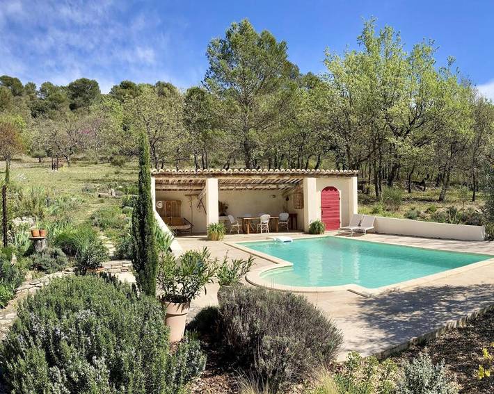 Maison d’hôte pour 2 personnes, avec piscine et terrasse ainsi que vue et jardin