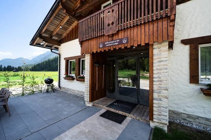 Wohnwagen für 8 Personen, mit Sauna und Garten, mit Haustier in Tirol - 4