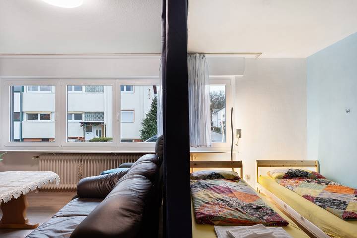 Ganze Wohnung, Ferienwohnung 'Pension Zum Europapark' mit Bergblick, Gemeinschaftsterrasse und Wi-Fi in Teningen, Südschwarzwald