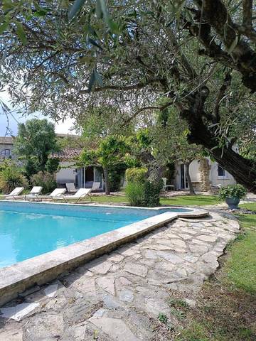 Chambre d’hôte pour 2 personnes, avec jardin et terrasse ainsi que piscine et jacuzzi, animaux acceptés à Deaux