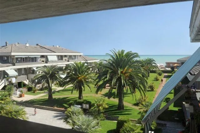 Appart’hôtel pour 3 personnes, avec jardin ainsi que vue et terrasse, animaux acceptés - 1