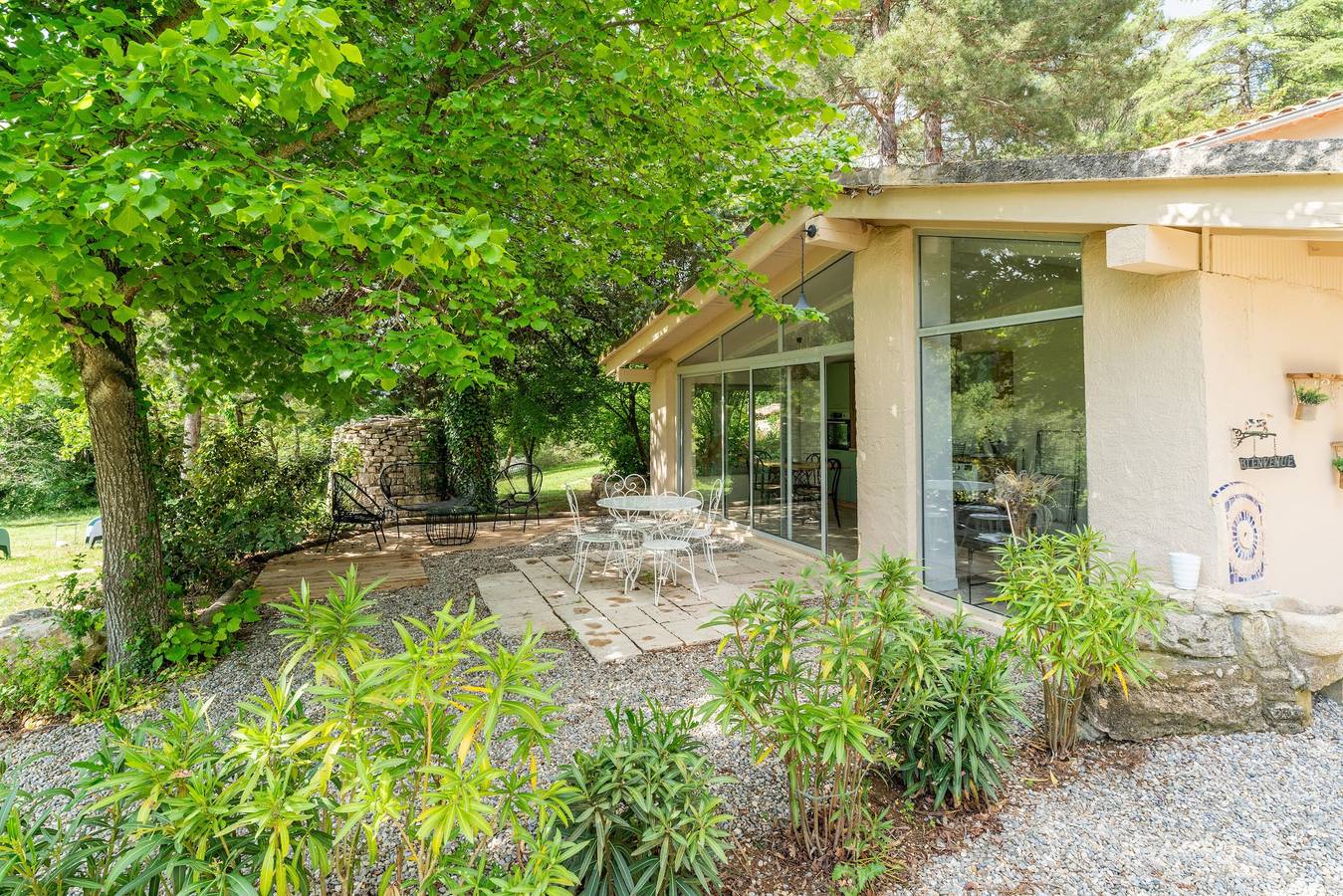 Vakantiehuis met zwembad aan de voet van de wijngaarden in de Luberon – Tilleul T3 Maison Marvic, foto 15