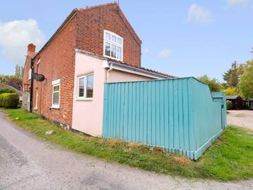 Log Cabin for 2 People in Honing, Norfolk, Photo 1