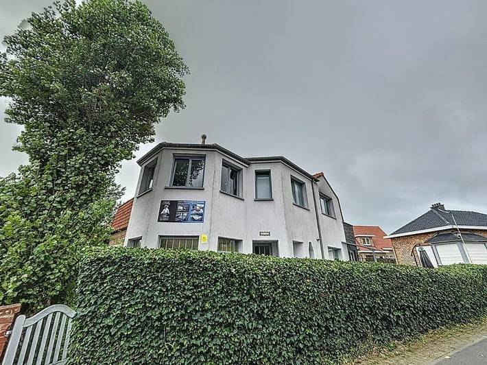 Villa pour 10 personnes, avec terrasse ainsi que jacuzzi et jardin, animaux acceptés