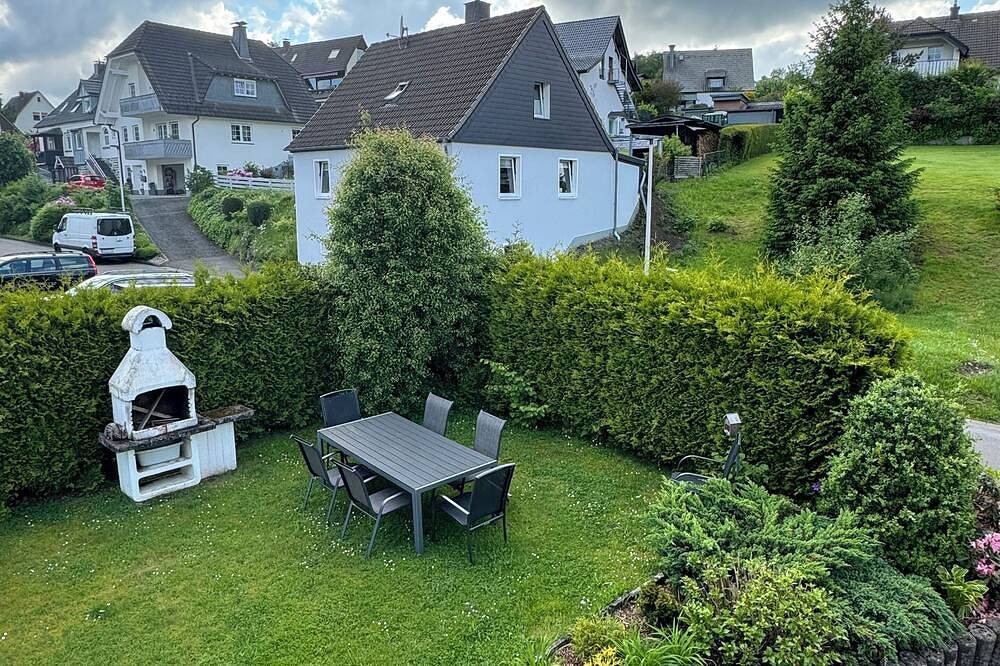 Ganze Wohnung, Ferienwohnung Sylt- Liebevoll Renovierte Zweizimmerwohnung in Meinerzhagen, Märkischer Kreis