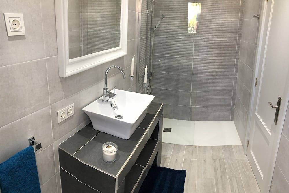 Superb South Facing Monte Castillo Bungalow. Recent refurb. in Caleta de Fuste, Antigua