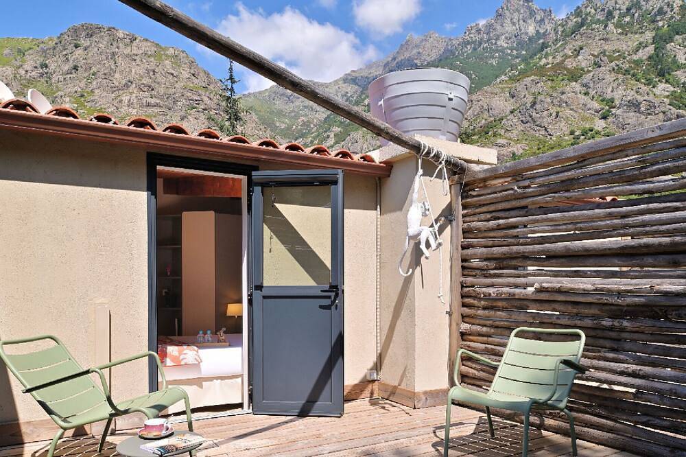 A Charming 4-Star Hotel In Haute-Corse<br>The luxury of taking the time in Calenzana, Calvi region