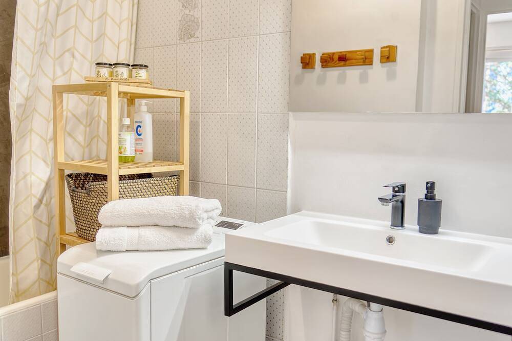 Entire apartment, Business or shopping? Ideal apartment in La Défense, near Westfield in Puteaux, Hauts-de-Seine