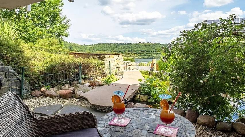 Ferienwohnung für 2 Personen, mit Terrasse und Whirlpool sowie Sauna, mit Haustier