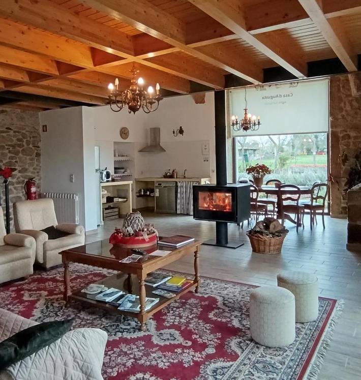 Casa rural para 4 personas, con piscina además de jardín y vistas en Miranda do Douro