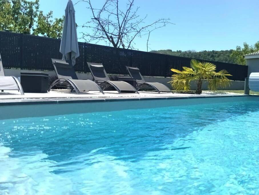 Appartement entier, Studio with Sofa Bed in Sarras, Région de Tournon-sur-Rhône