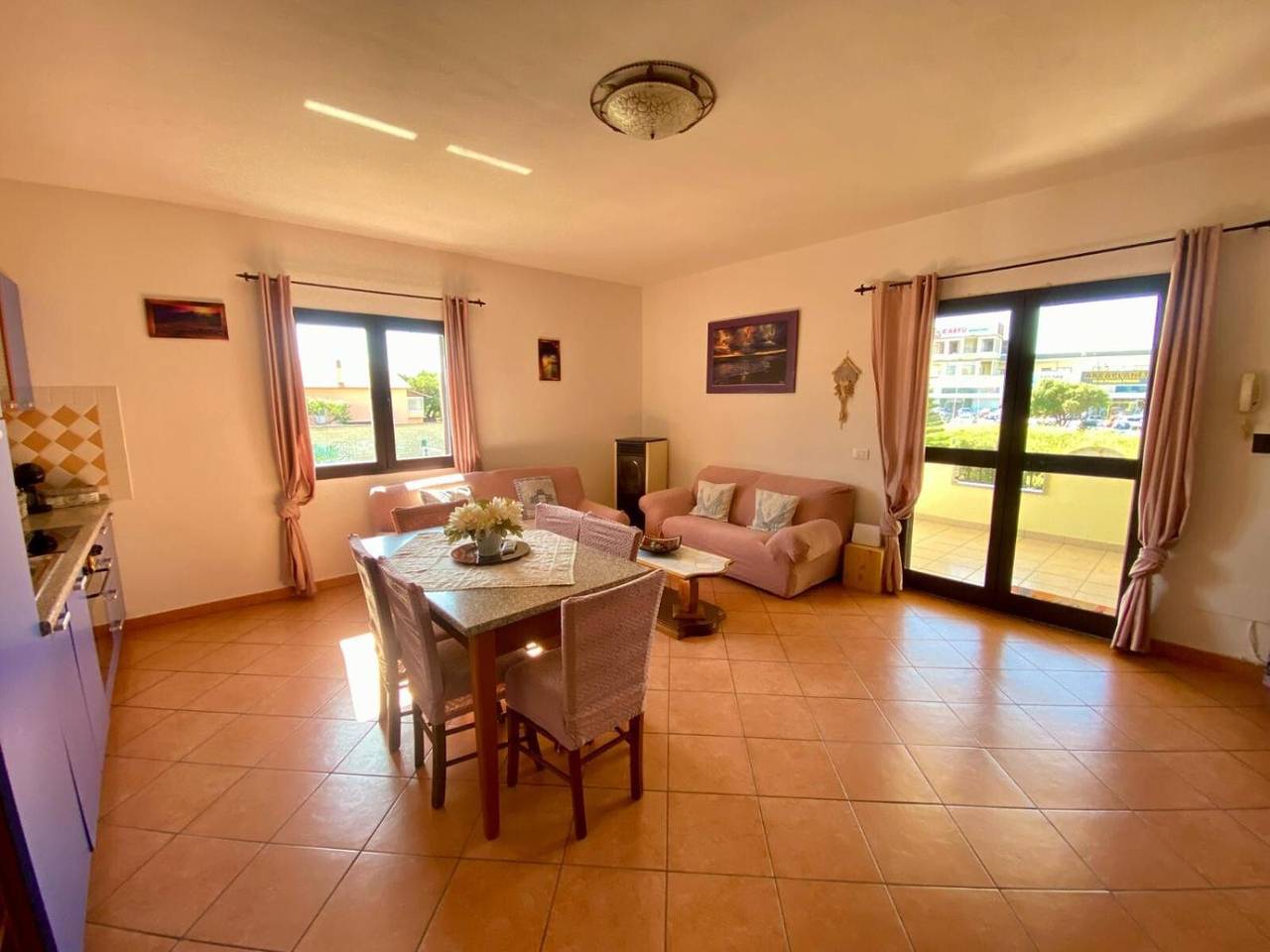 Entire apartment, Apartment 'Pupureddu Con Terrazza' with Private Terrace and Air Conditioning in Olbia, Gallura