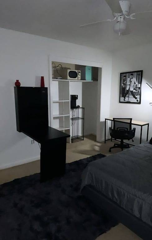 Cozy Private Bedroom/bath with smoking allowed in Jackson, Hinds County