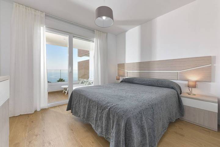 Ganze Wohnung, Luxusapartment mit 2 Schlafzimmern in Torrox Costa, Torrox