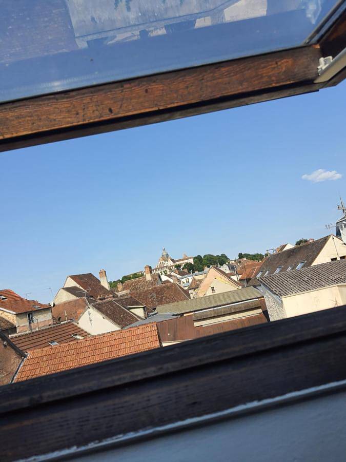 Appartement entier, One-Bedroom Apartment in Provins, Seine-et-Marne