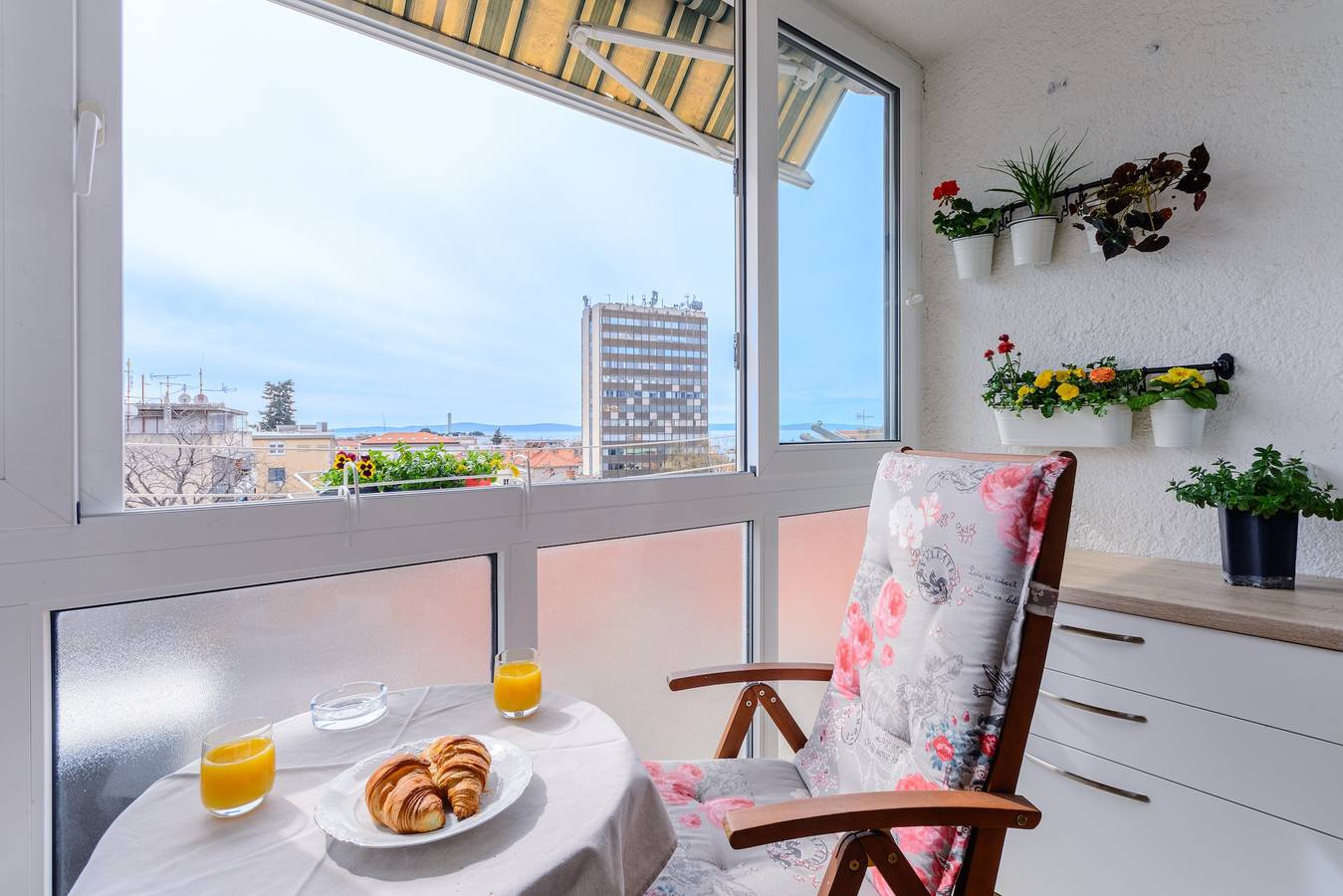Appartement entier, Appartement de vacances pour 2 personnes avec vue sur l’océan in Split, Split-Dalmatie