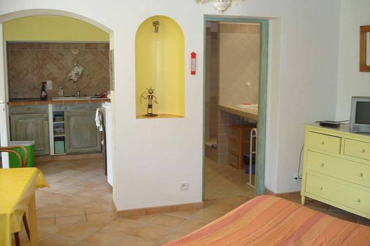 Gîte pour 2 personnes, avec jardin et terrasse à Tourrettes-sur-Loup - 3