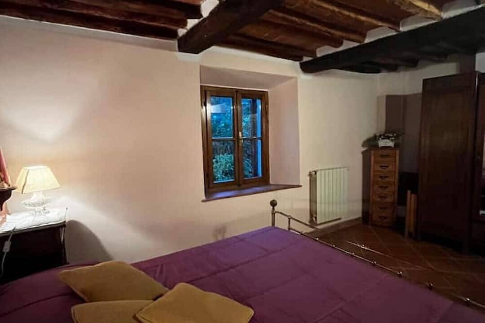 Antica casa di campagna in stile toscano con panorama sui Monti Pisani in Calci, Pisa e dintorni