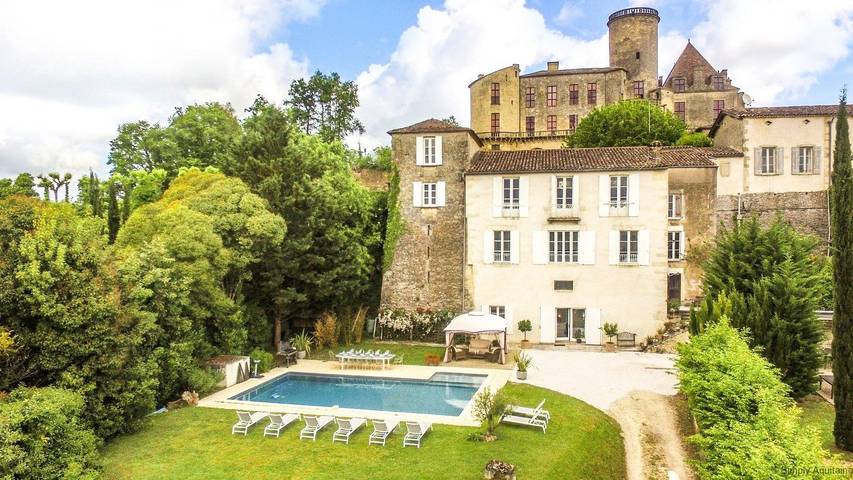 Gîte pour 12 personnes, avec Terrasse et Vue à Duras