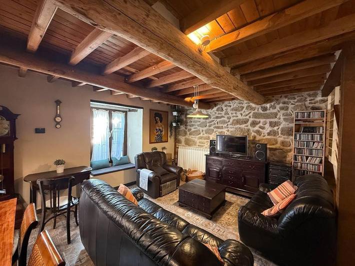 Casa rural para 10 personas, con jardín además de terraza y vistas en Medinilla