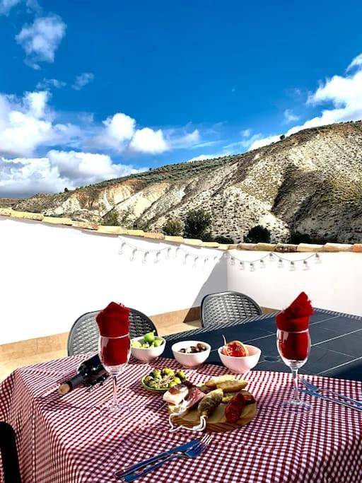 Apartamento para 10 personas, con Balcón además de Terraza y Vistas en Hinojares