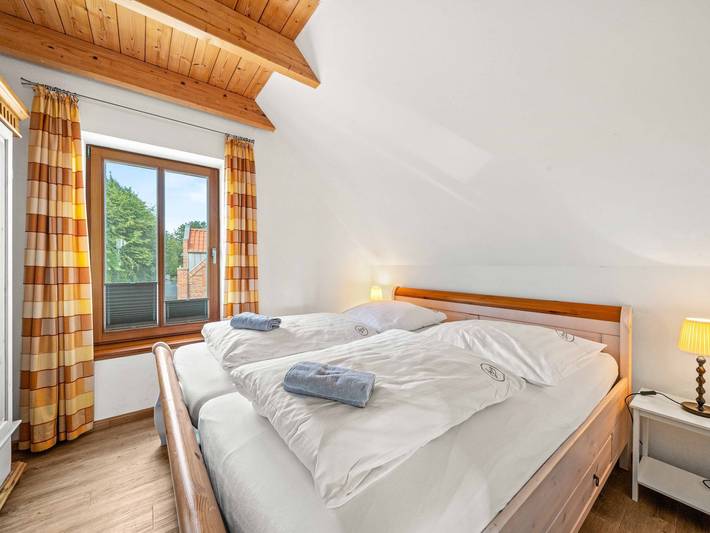 Ferienhaus für 6 Personen, mit Garten und Terrasse sowie Seeblick, kinderfreundlich in Landkreis Aurich - 4