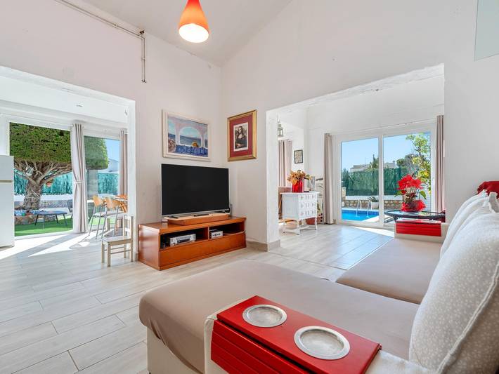 House private pool and barbecue pet friendly in Platja de Calafat (Terres de l'Ebre), l'Ametlla de Mar