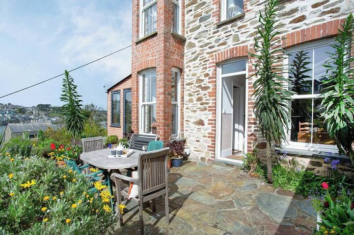 Cottage for 4 people, with garden, with pets in Polruan