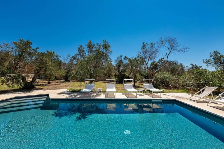 Location de vacances pour 13 personnes, avec jardin et piscine à Gagliano del Capo - 2