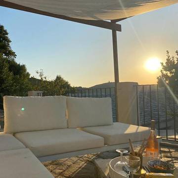 Location de vacances pour 10 personnes, avec jardin ainsi que vue et terrasse, adapté aux familles à Ersa