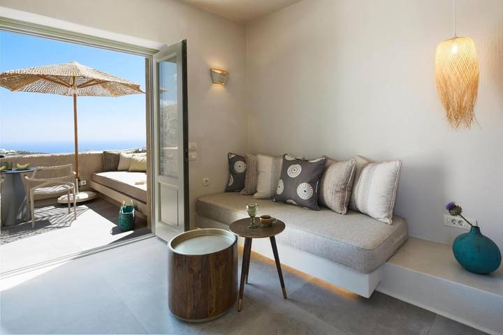 Chambre d’hôte pour 2 personnes, avec piscine ainsi que terrasse et vue, animaux acceptés à Santorin - 3