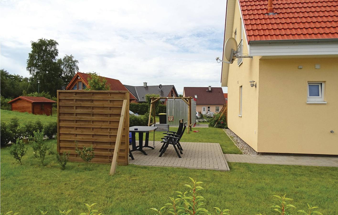 Ganze Ferienwohnung, Modernes Strandapartment mit Parkplatz und Terrasse in Boiensdorf, Neuburg