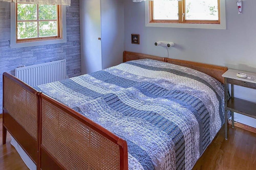 2 bedroom lovely home in Ljusterö in Stockholmer Schärengarten