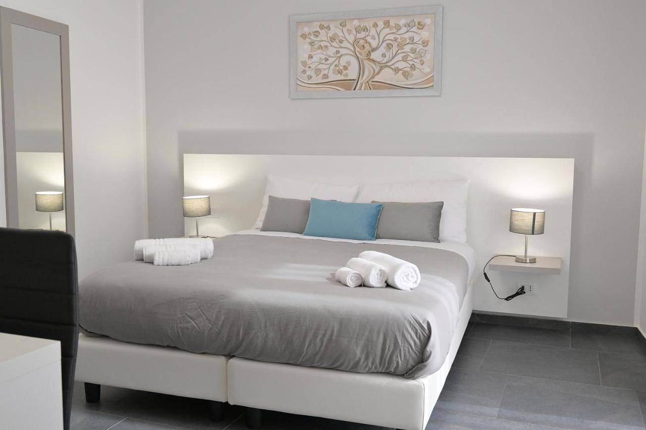 Double Room with Private Bathroom in Villagrazia di Carini, Carini