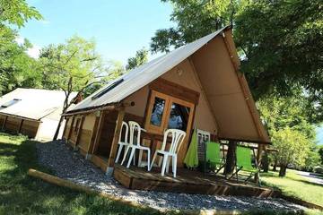 Gîte pour 5 personnes, avec terrasse dans Lac de Serre-Ponçon