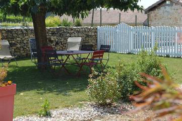 Maison De Vacances pour 4 Personnes dans Saint-Vincent-la-Commanderie, Région de Valence, Photo 1