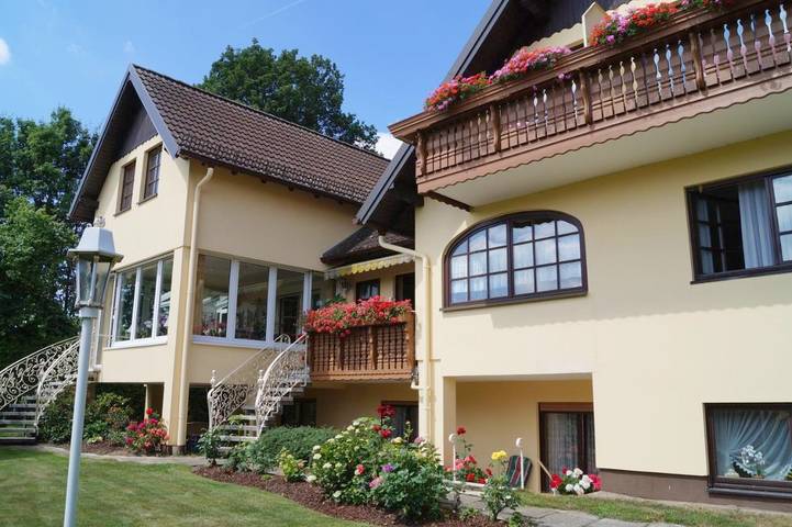 Ferienhaus für 2 Personen, mit Terrasse und Garten