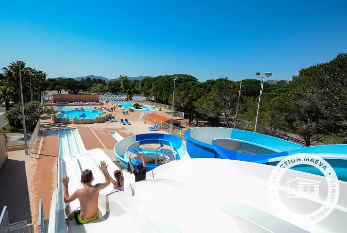 Camping pour 6 personnes, avec terrasse et piscine à Roquebrune-sur-Argens - 2