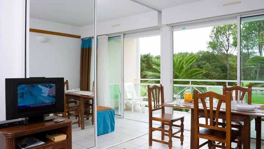 Gîte pour 7 personnes, avec jardin et piscine dans Moliets-Plage - 3