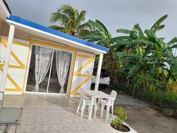 Gîte pour 2 personnes, avec terrasse, animaux acceptés à Capesterre-Belle-Eau