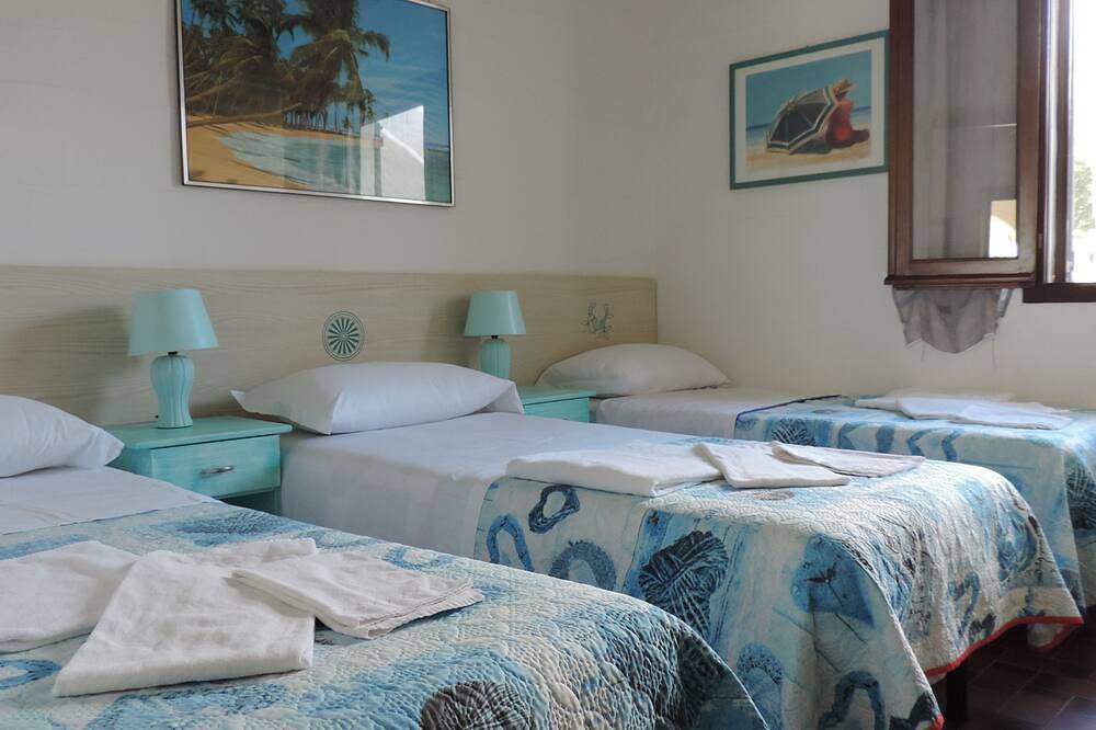 Strandhaus mit privatem Zugang zum Strand in Porto Columbu, Sarroch