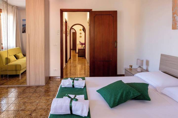 Appartamento intero, [Taormina Matthome] 850m dal centro | Parcheggio esterno | Wi-Fi | Vista mare in Taormina, Provincia di Messina