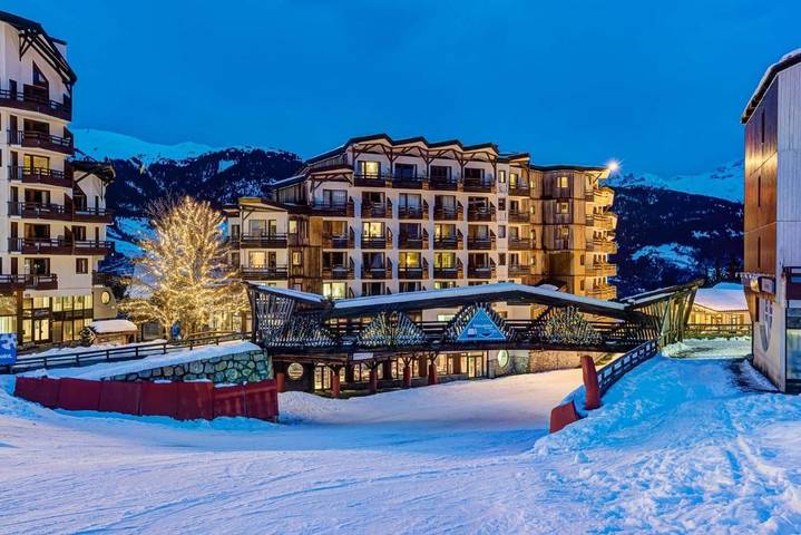 Hôtel pour 2 personnes, avec Terrasse et Jacuzzi ainsi que Piscine et Sauna